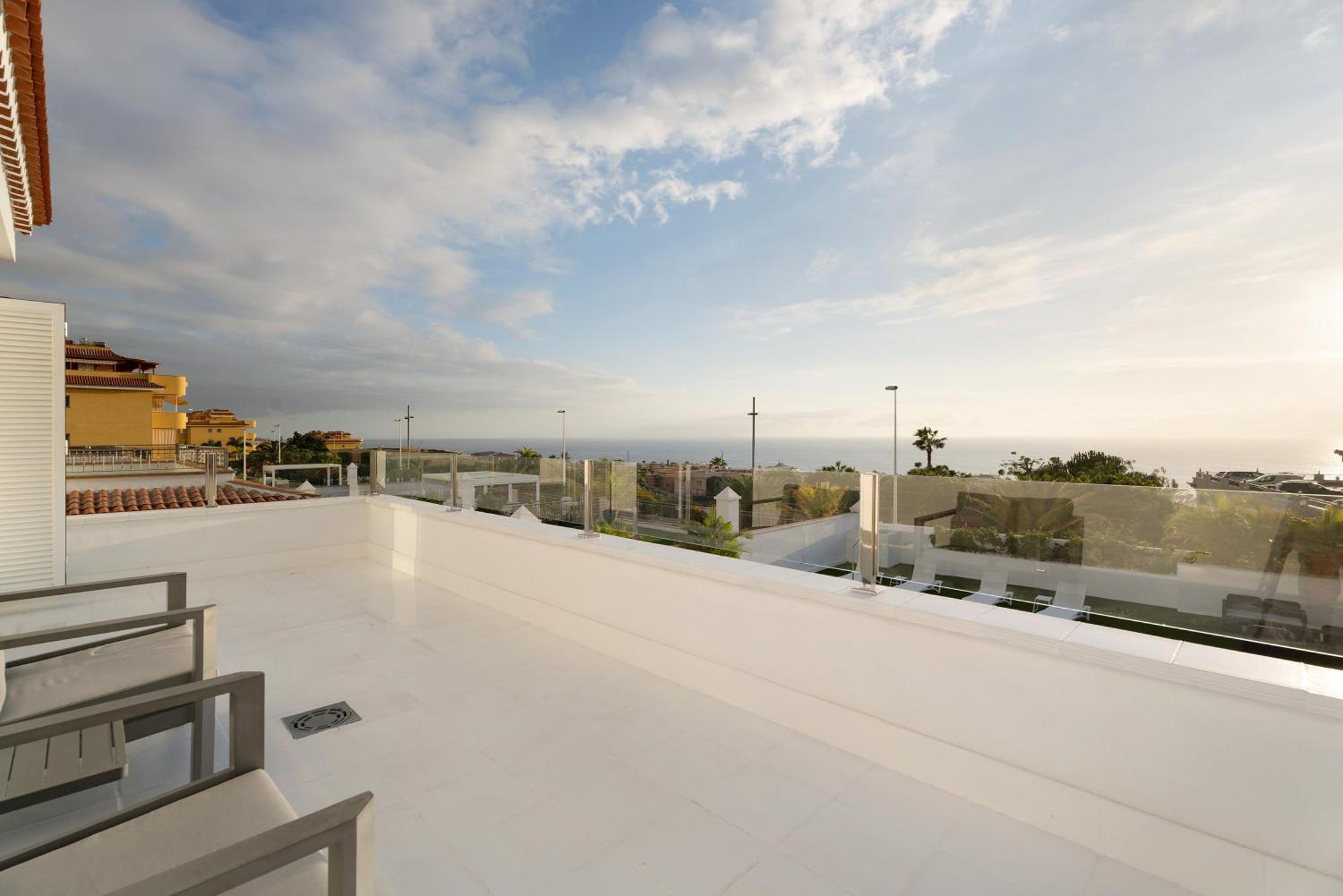 Espectacular Villa Aurora By Paramount Holidays Пуерто де Сантяго Екстериор снимка