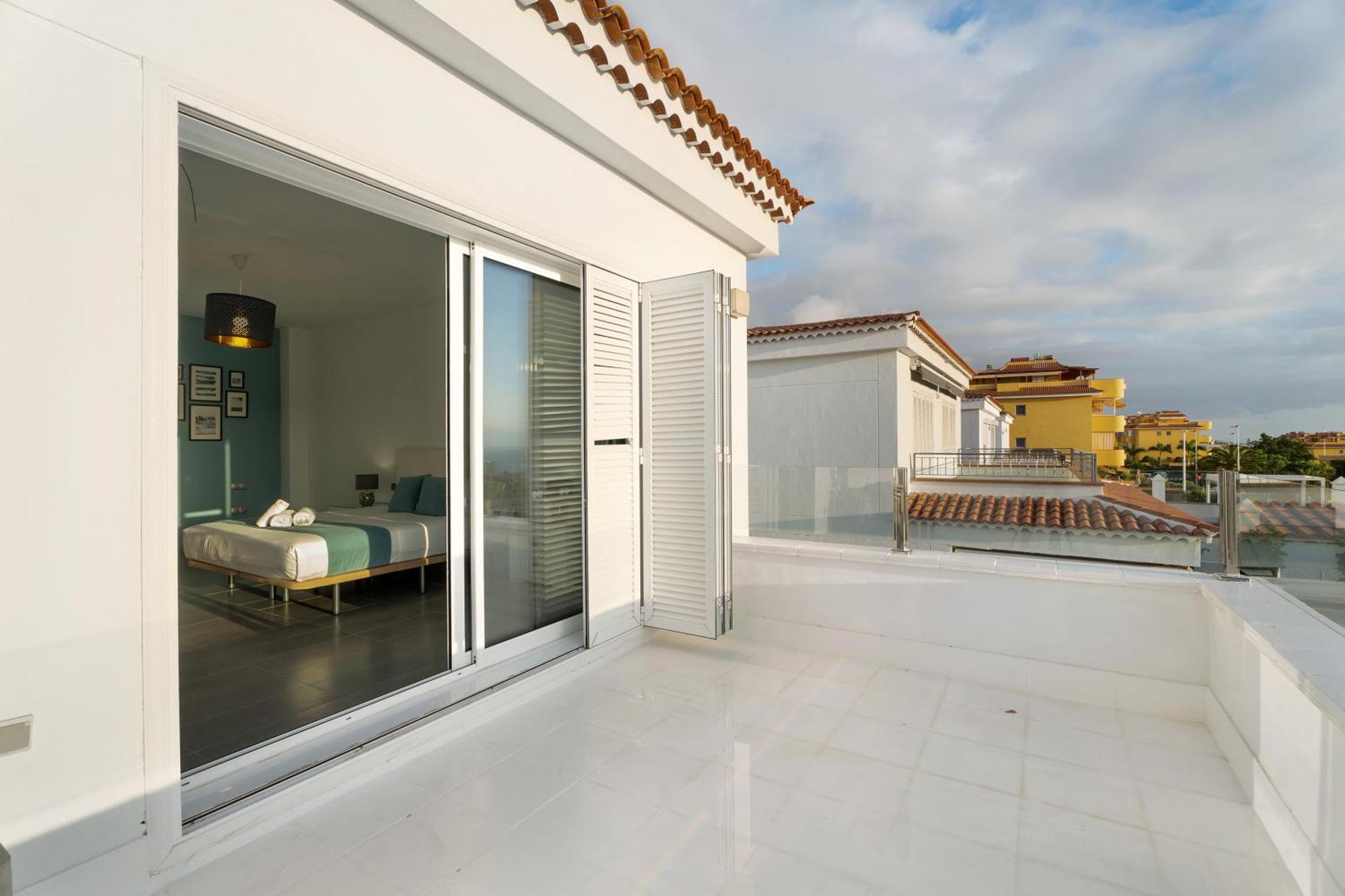 Espectacular Villa Aurora By Paramount Holidays Пуерто де Сантяго Екстериор снимка